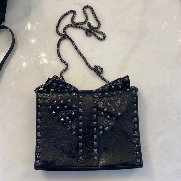 Black studded bow purse - Picture 3 of 5